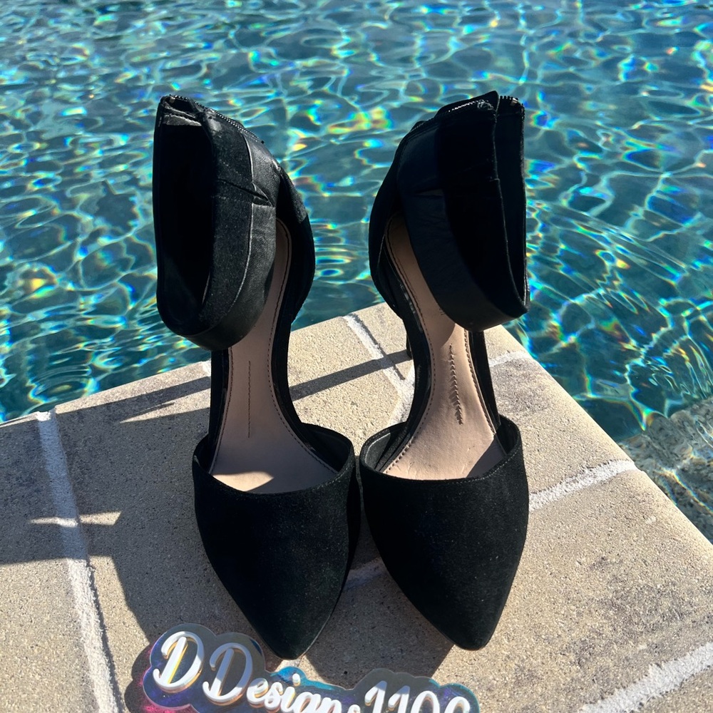 Gianni Bini Black Suede Heels